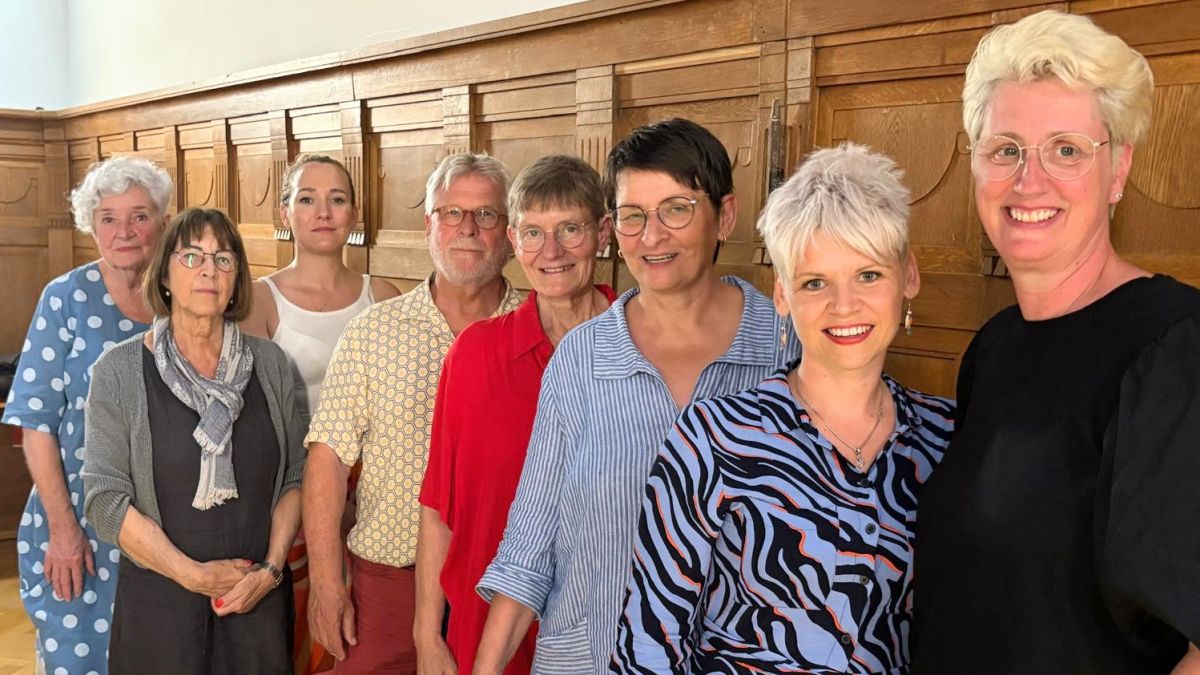 Der Vorstand (von links nach rechts): Ulrike Strobel, Elisabeth Krokowski, Natalie Lapschies, Stefan Otto-Bach, Ursula Reinartz, Hildegard Hecker, Saskia Elle (zweite Vorsitzende), Sandra Punge (Vorsitzende)